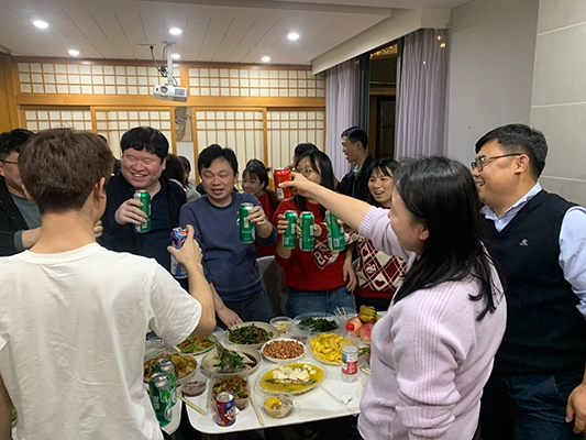 L'&eacute;quipe Fushi organise un team building de fin d'ann&eacute;e en bord de mer &agrave; Huizhou pour renforcer l'unit&eacute; et aller de l'avant